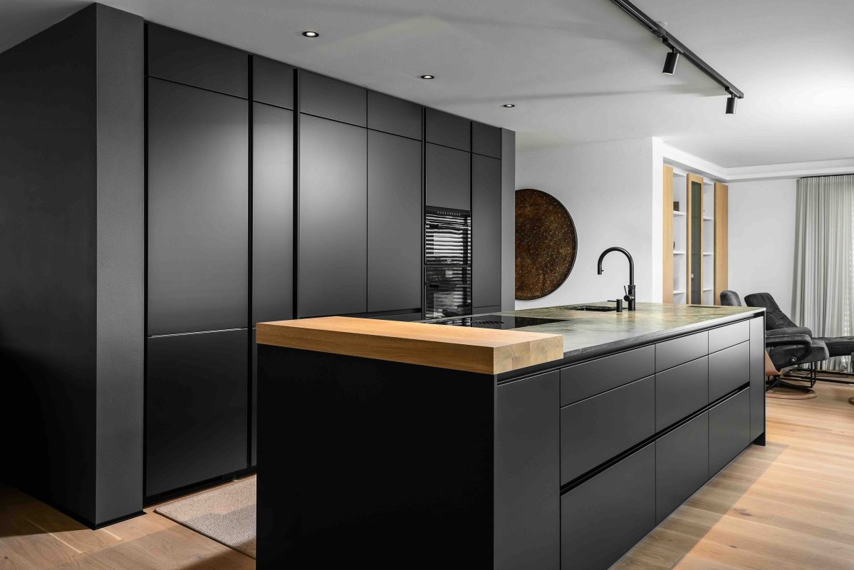 Referenzkücheküche Anthrazit Silbermond